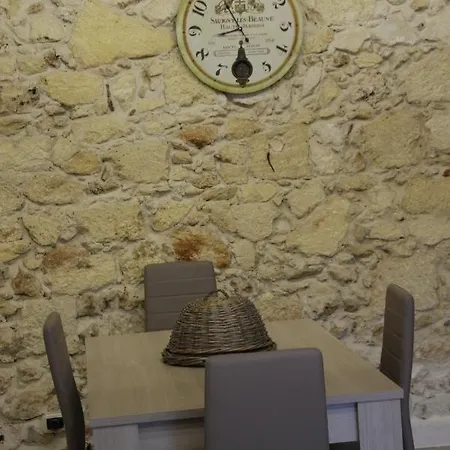 Tzia E Udroni