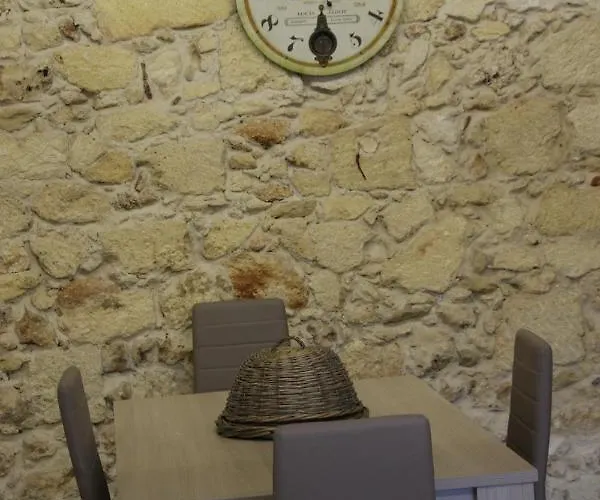 Tzia Udroni